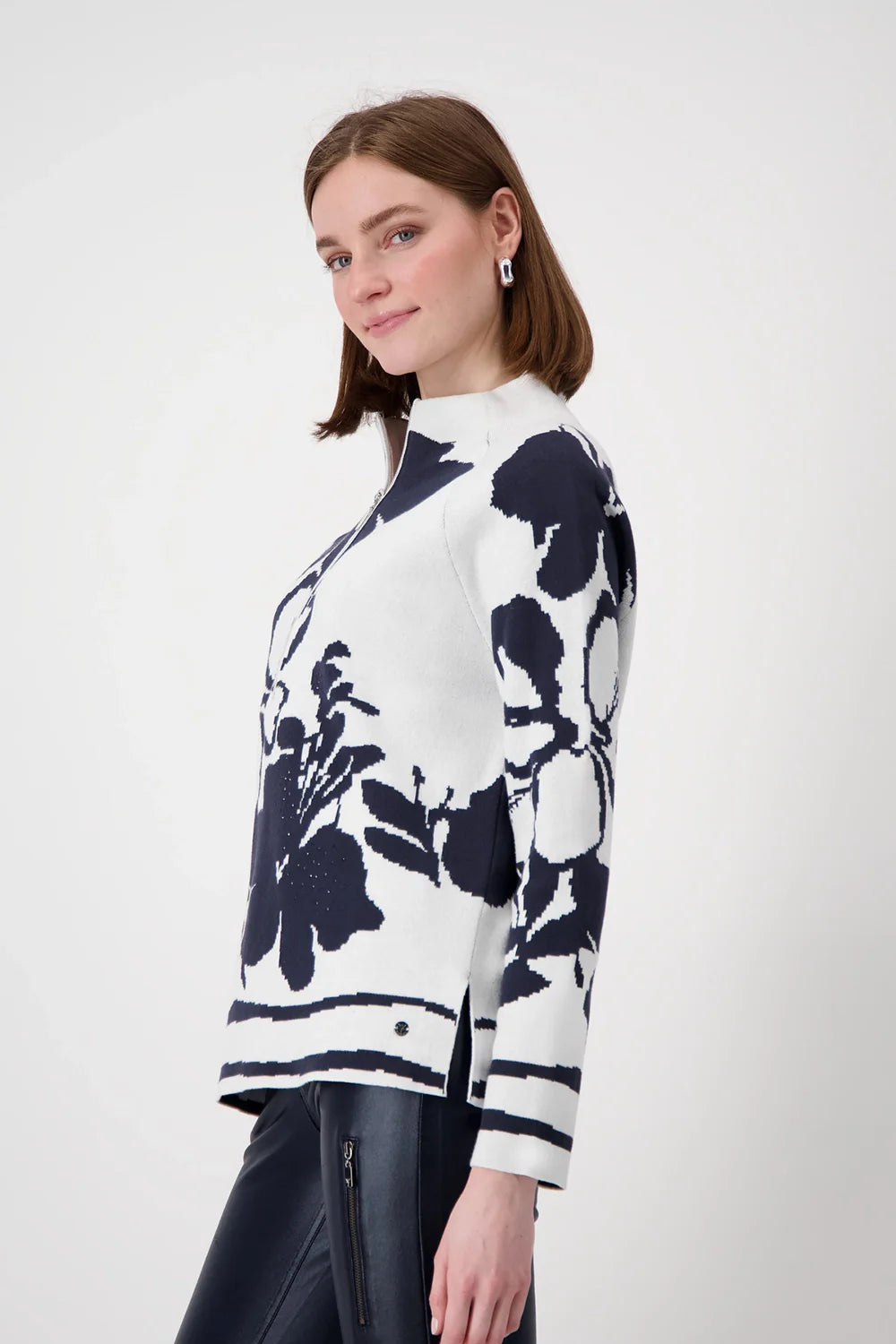 Monari Stand Up Collar Pullover Style 808161