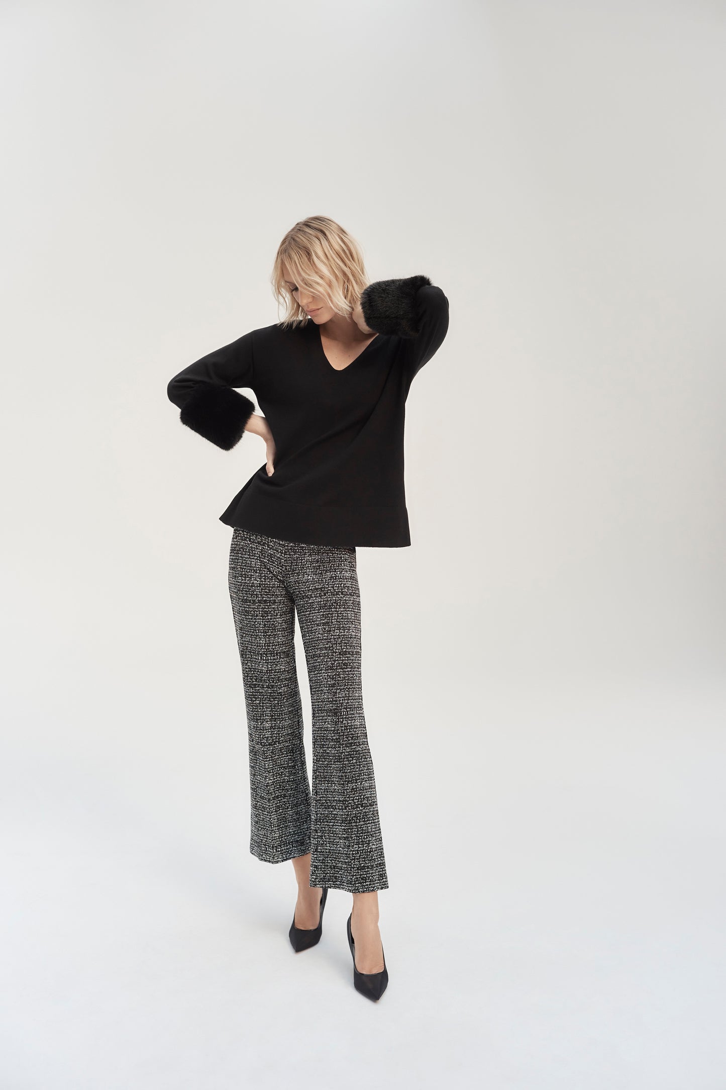 Joseph Ribkoff Jacquard Knit Abstract Print Pants 243047