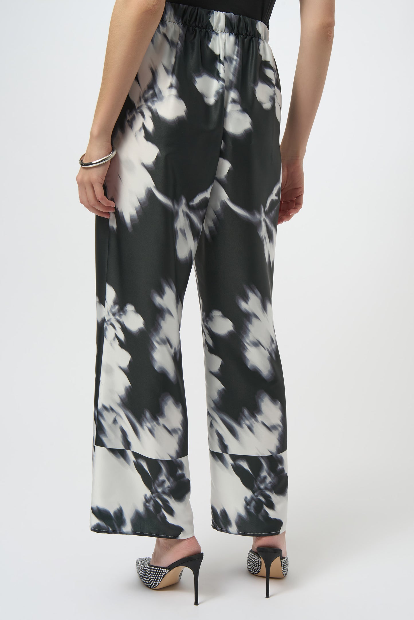 JOSEPH RIBKOFF Recycled Satin Floral Print Wide-Leg Pants 254081