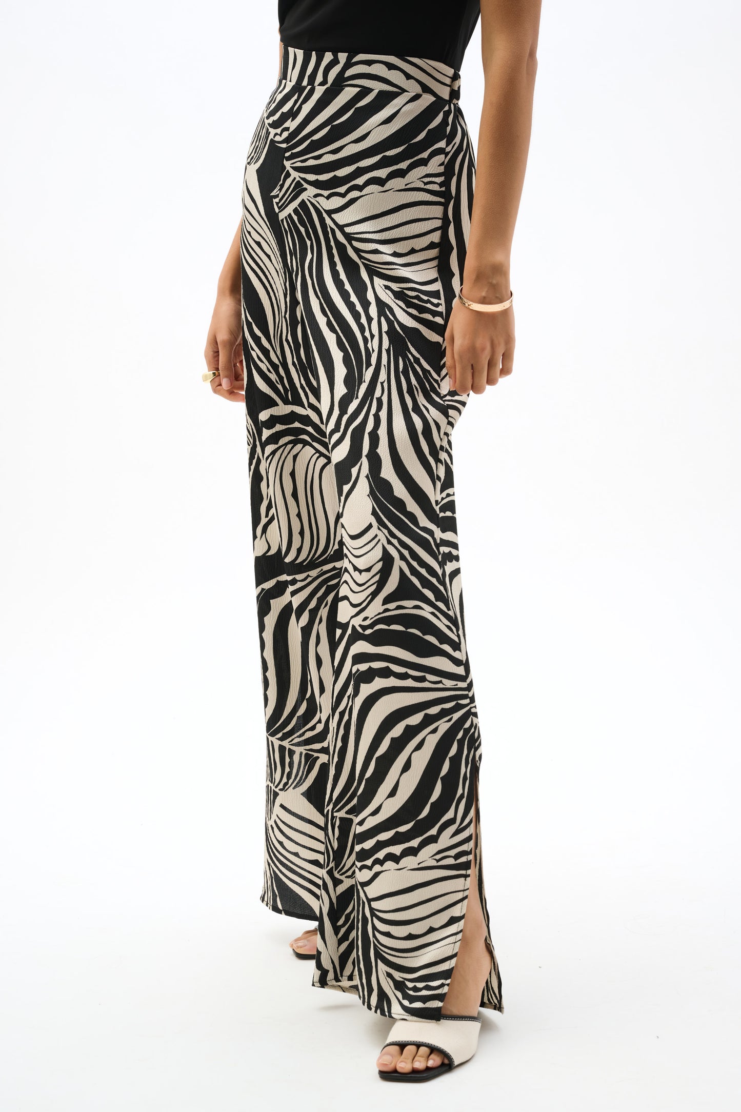 Joseph Ribkoff Bubble Satin Abstract Print Wide Leg Pants With Side Slits 262257