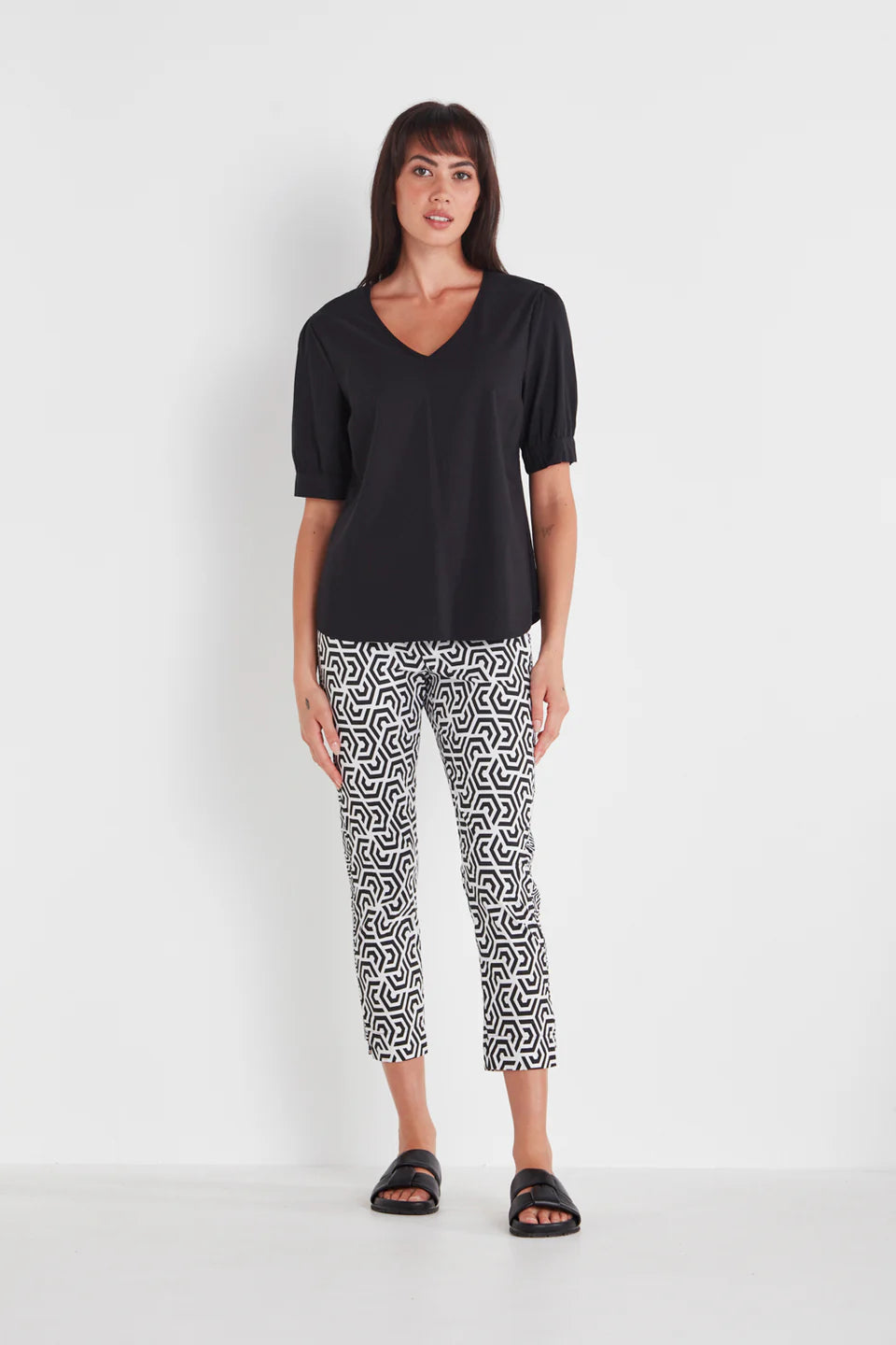 Verge Acrobat Brilliance Top - Black