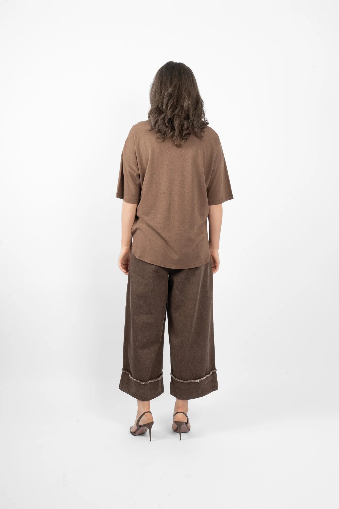 Maud Dainty Peony T-Shirt - Milk Chocolate