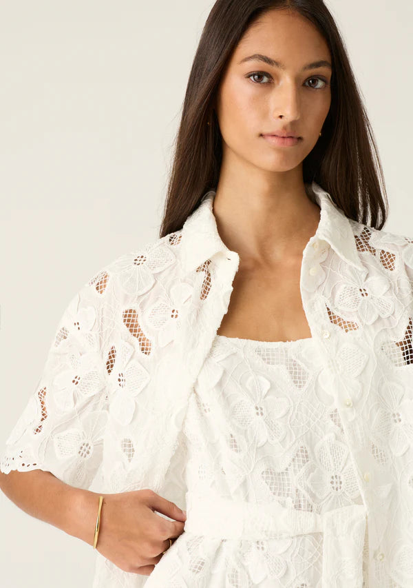 MOS Luna Embroidery Shirt