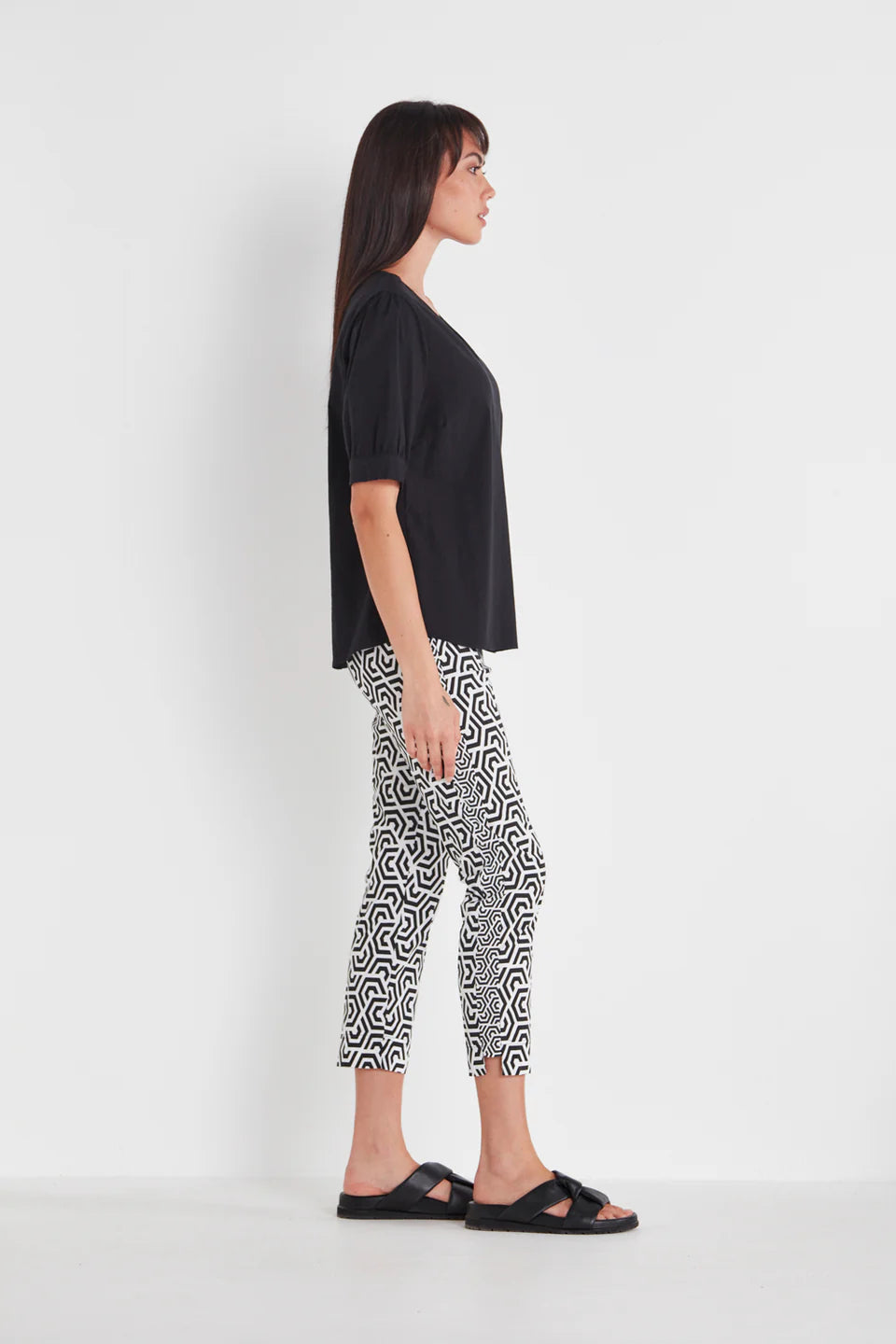 Verge Acrobat Brilliance Top - Black