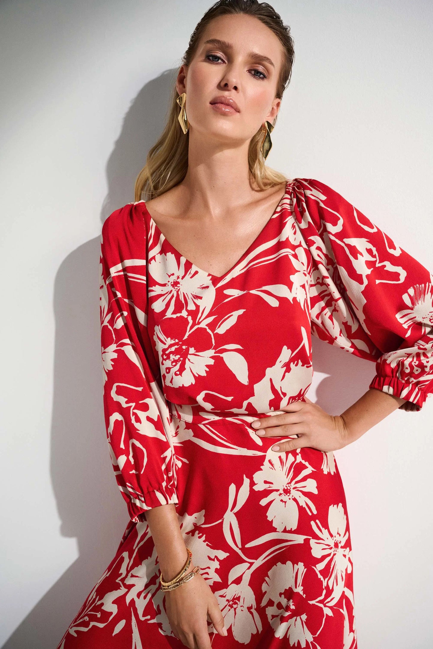 Joseph Ribkoff Satin Floral Print Straight Top
252119