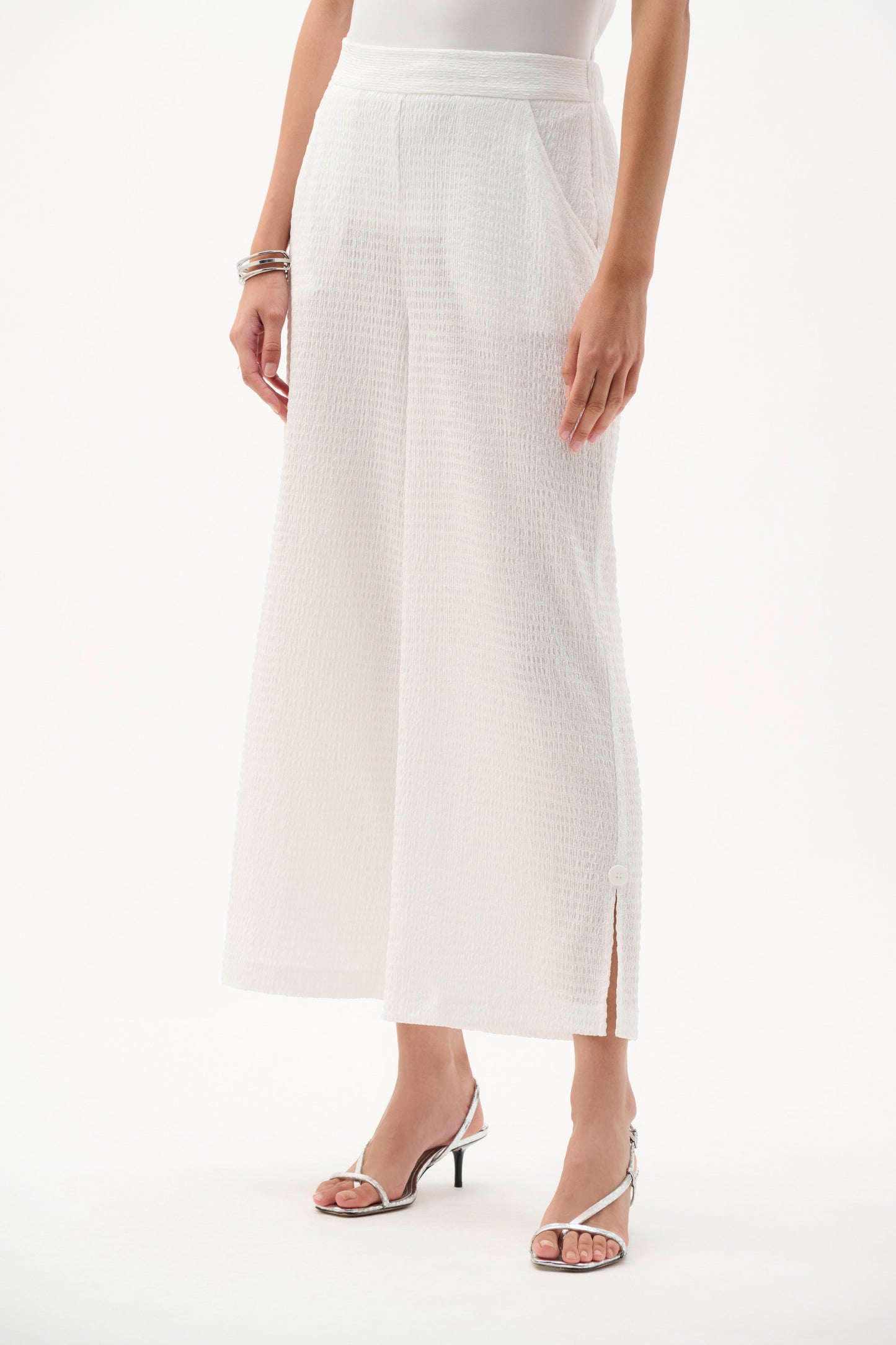 Joseph Ribkoff Textured Knit Pull-on Culotte Pants
262217 Off-White