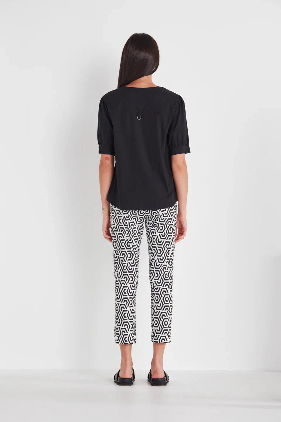 Verge Acrobat Brilliance Top - Black