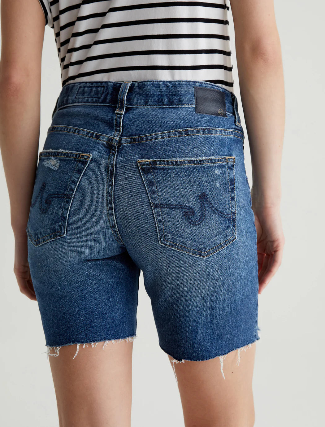 AG Jeans Ex-Boyfriend Short
MID-RISE BERMUDA - Lake Como