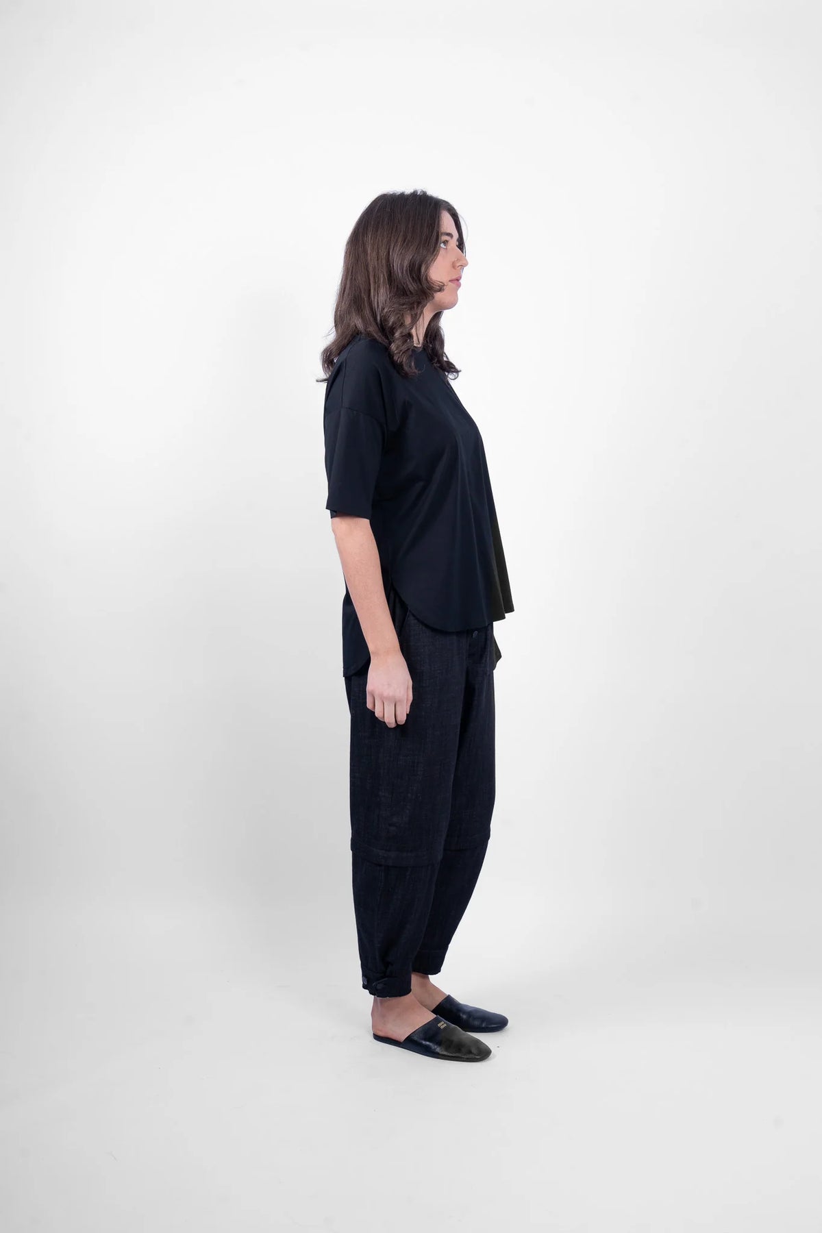 Maud Dainty Peony Tee - Black