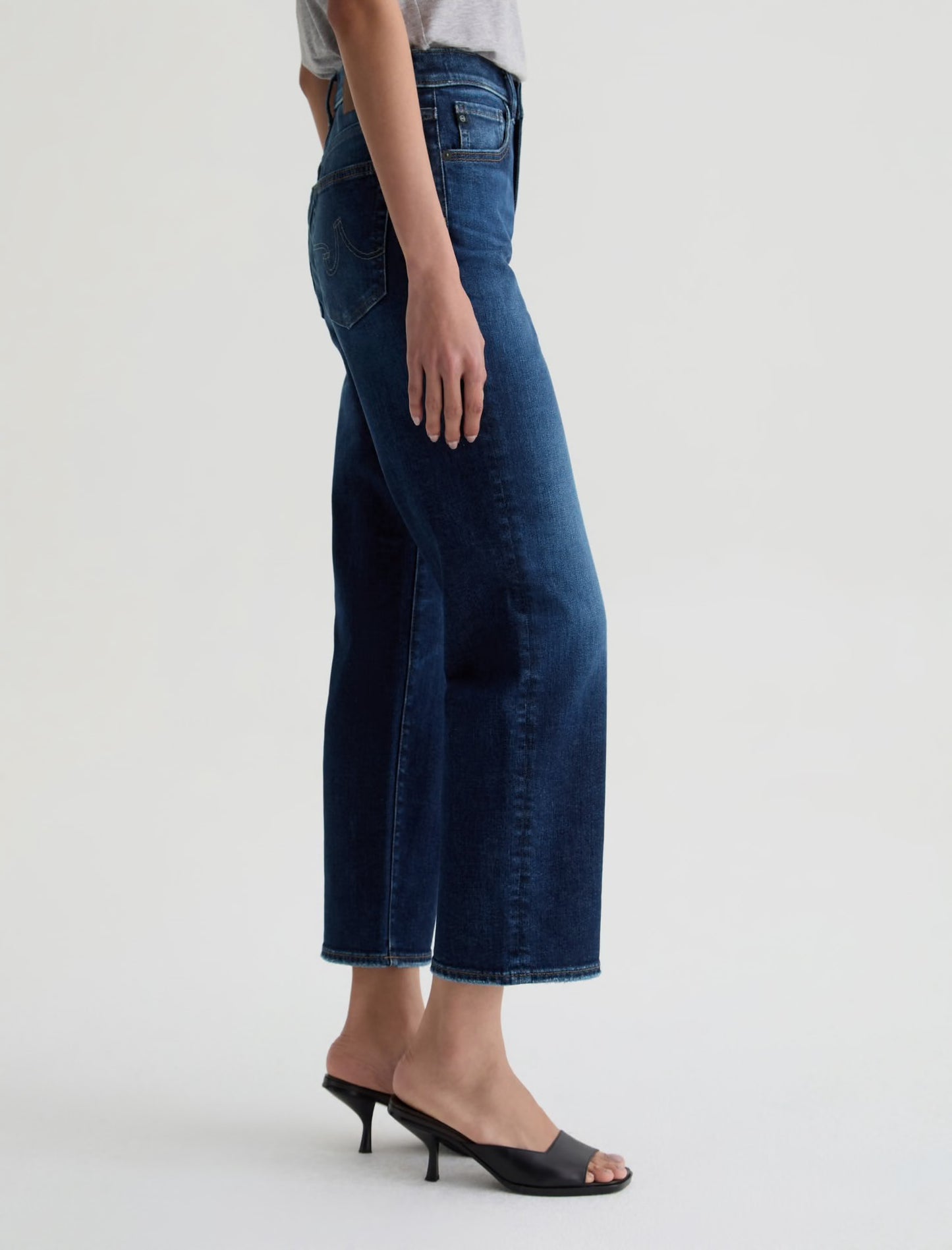 AG Jeans Brinley Crop Jean - Outspoken 

Mid-Rise Straight