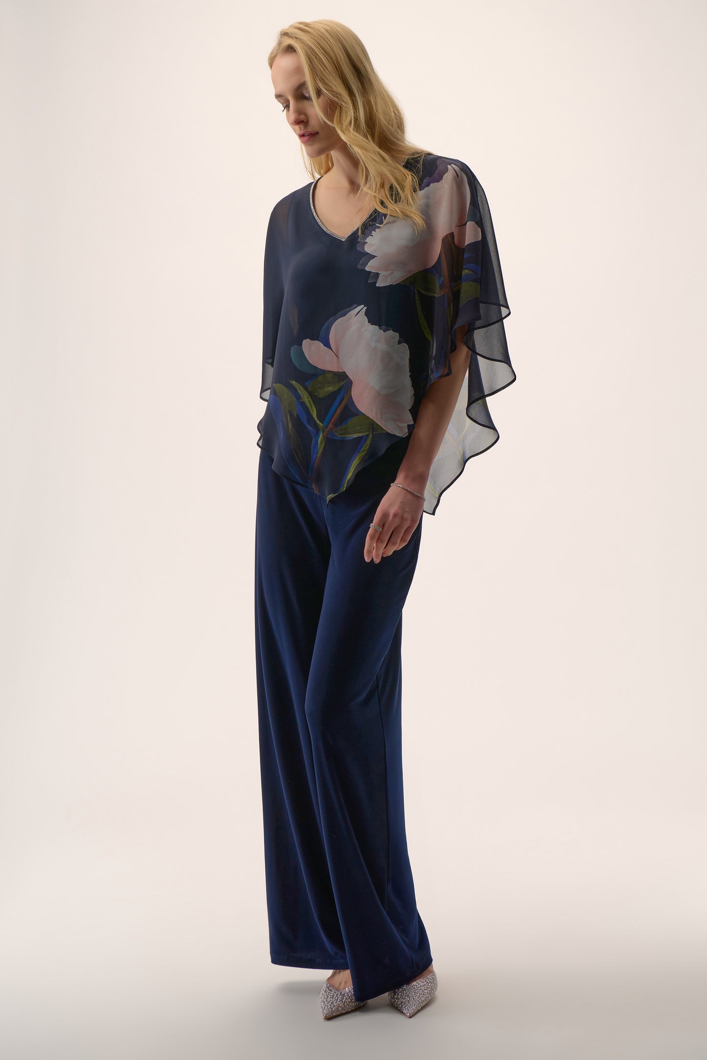 Joseph Ribkoff Signature Chiffon & Silky Knit Floral Print Poncho Top
254731