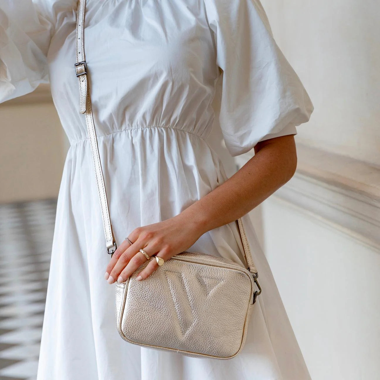 Vestirsi Vanessa Crossbody Camera Bag - PALE GOLD