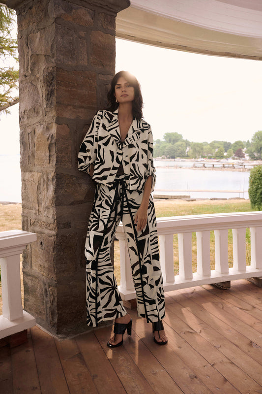 Joseph Ribkoff Woven Gauze Tropical Print Wide Leg Pants
262056