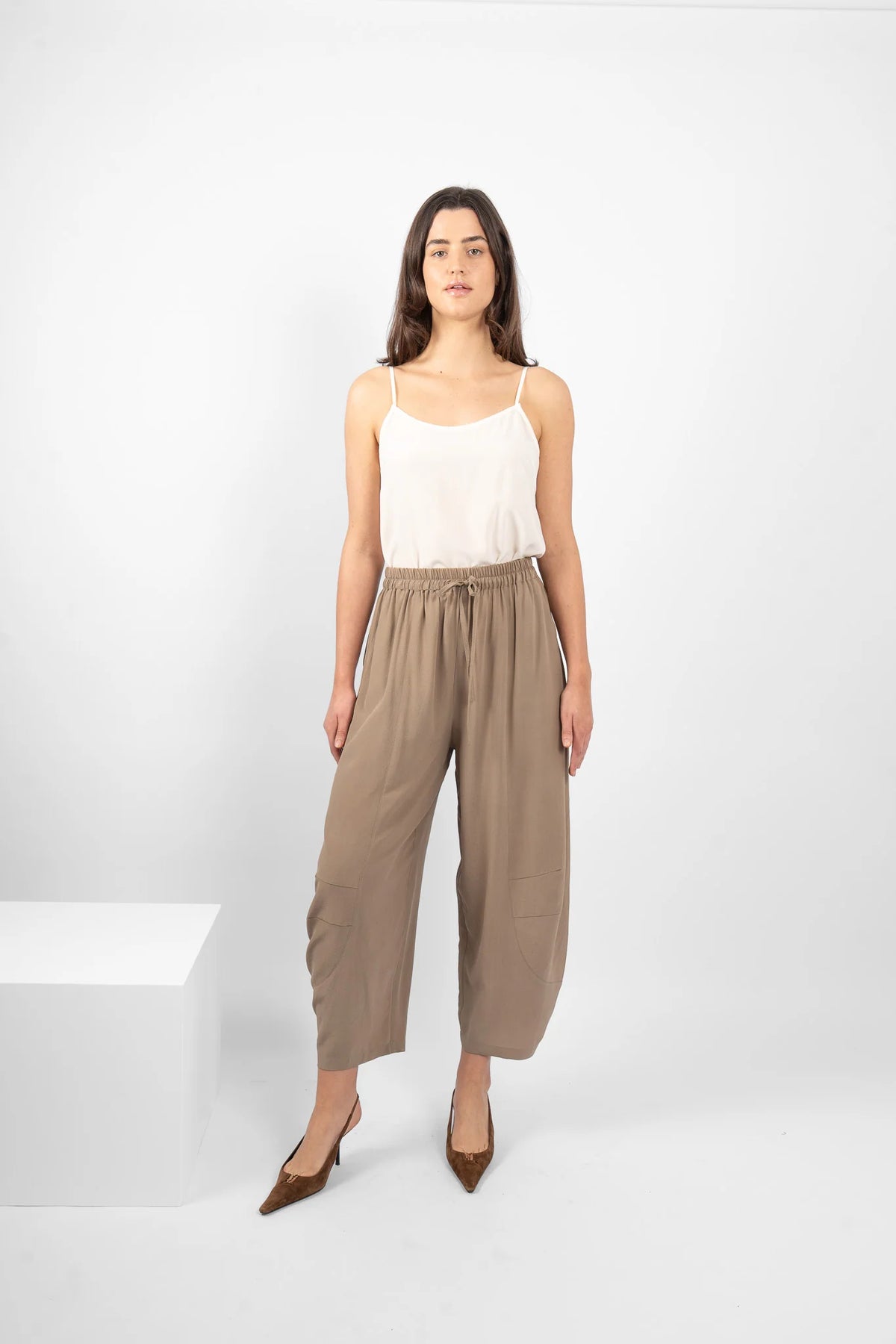 Maud Dainty Niko Pant - Moth
