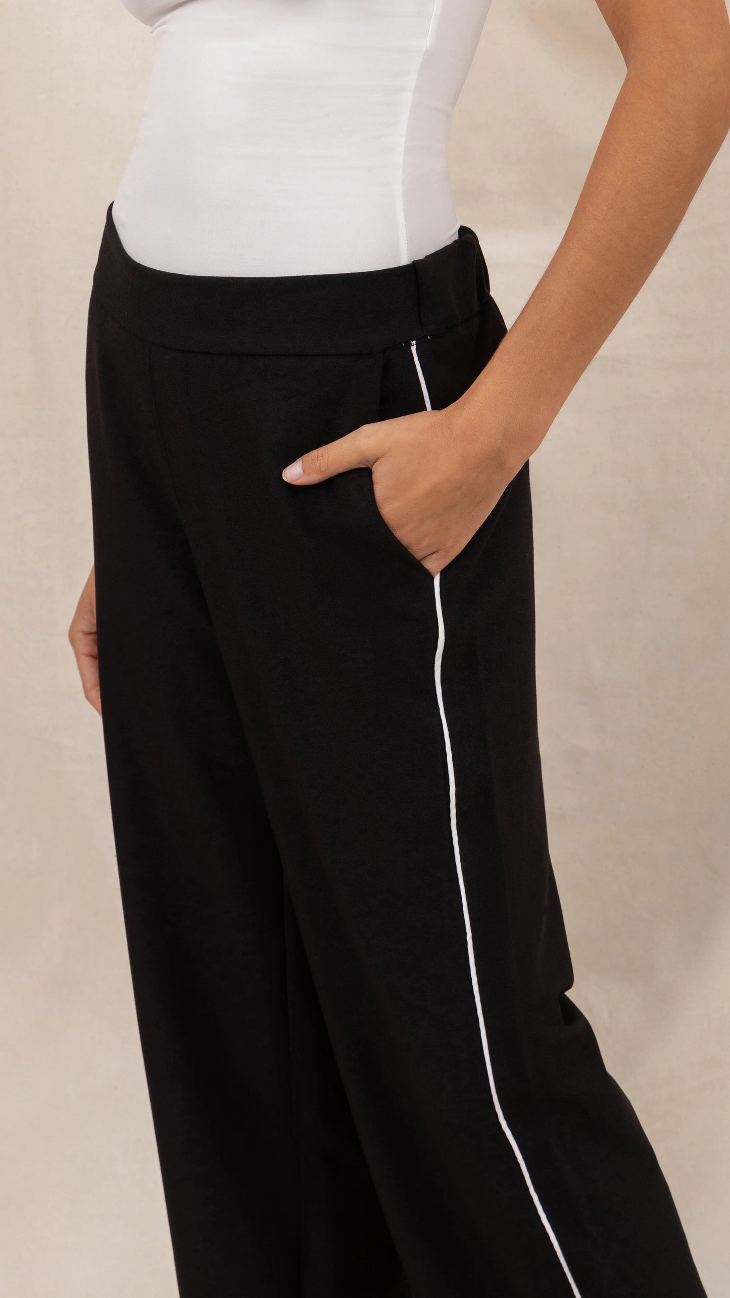 Charli London KIM Crepe Trouser - BLACK