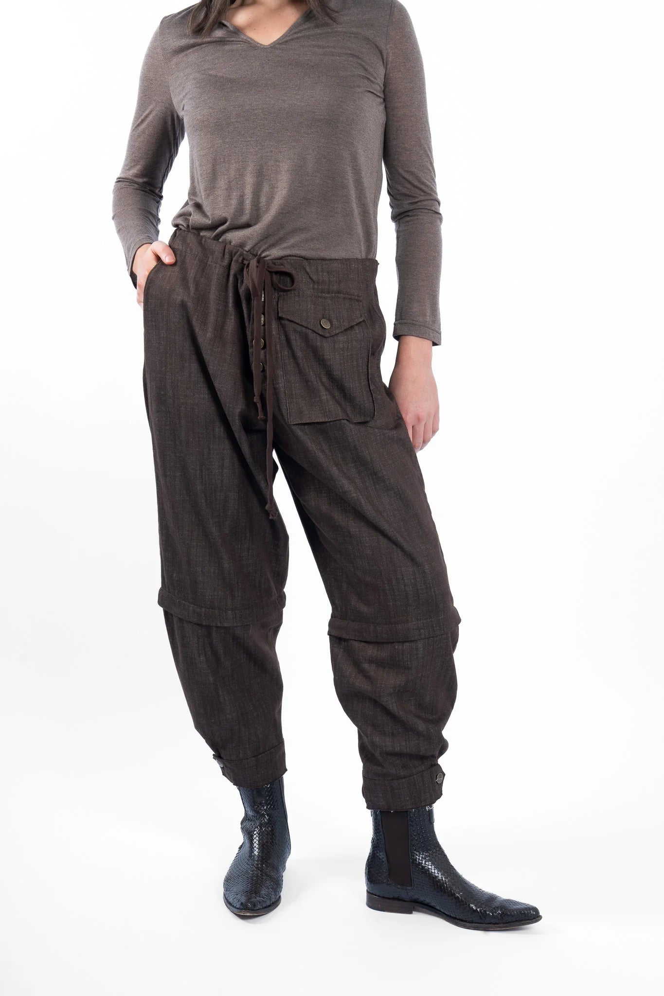 Maud Dainty TRUCKERS - CHOCOLATE
DTY03911U