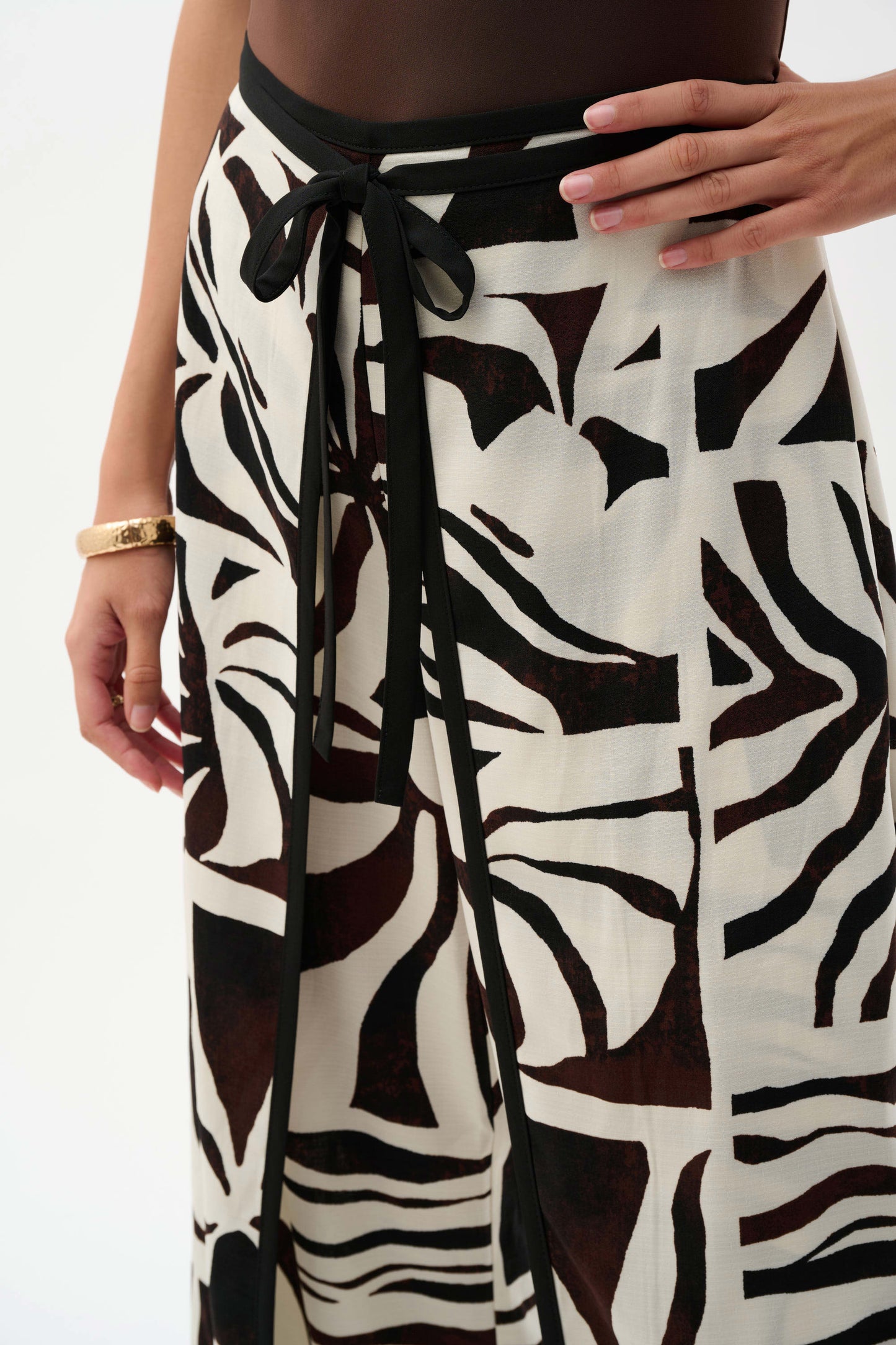 Joseph Ribkoff Woven Gauze Tropical Print Wide Leg Pants
262056