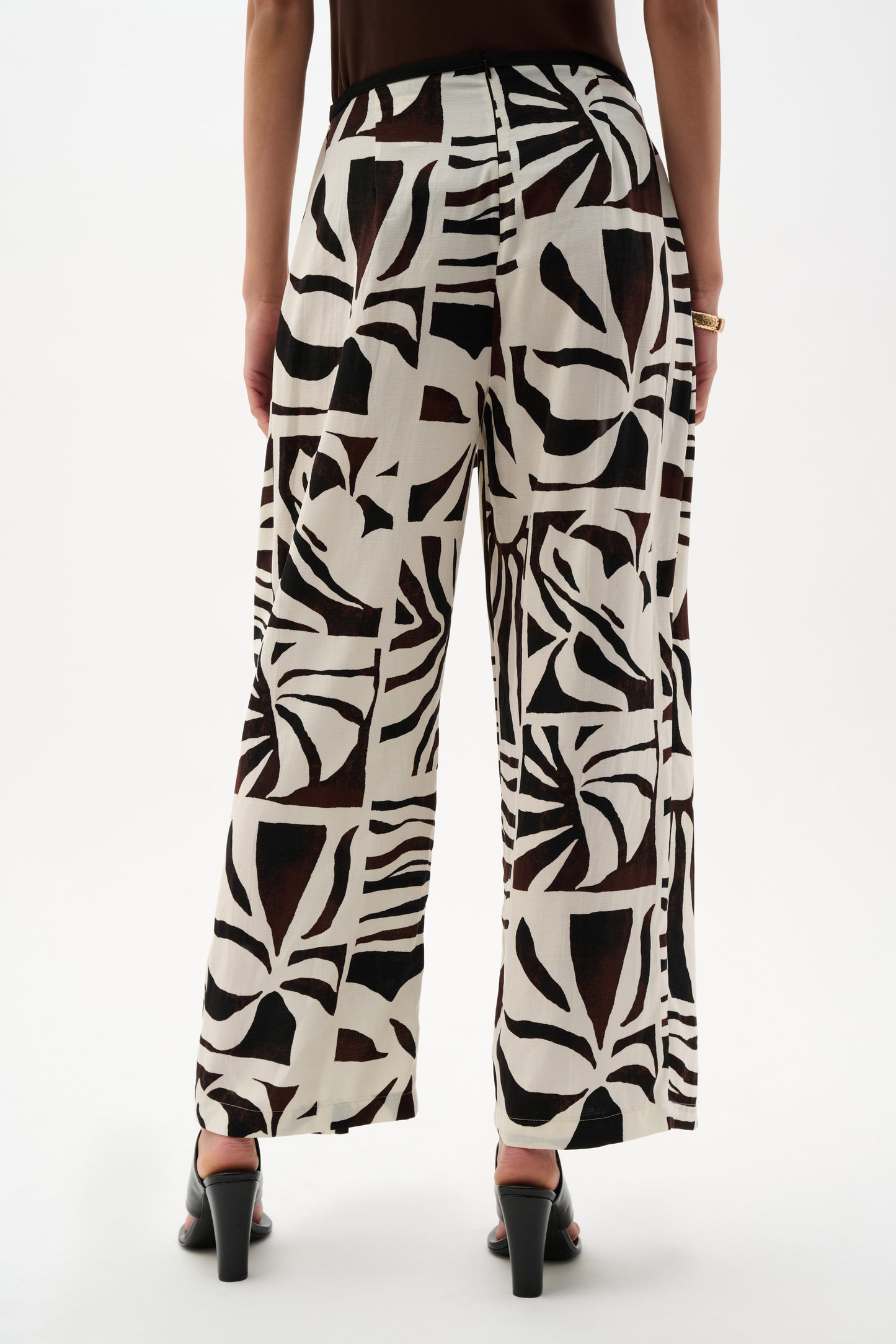Joseph Ribkoff Woven Gauze Tropical Print Wide Leg Pants
262056